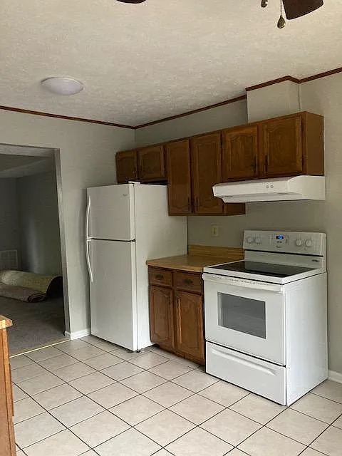 3 bed, 1.5 bath, 1287 sqft, $1,800 — Photo 3