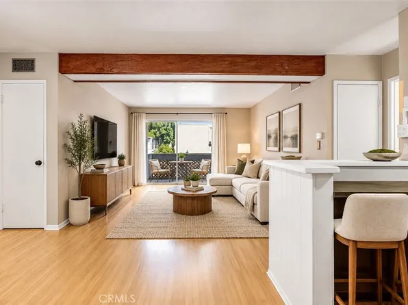 18620 Hatteras St Unit 246, Tarzana, CA 91356