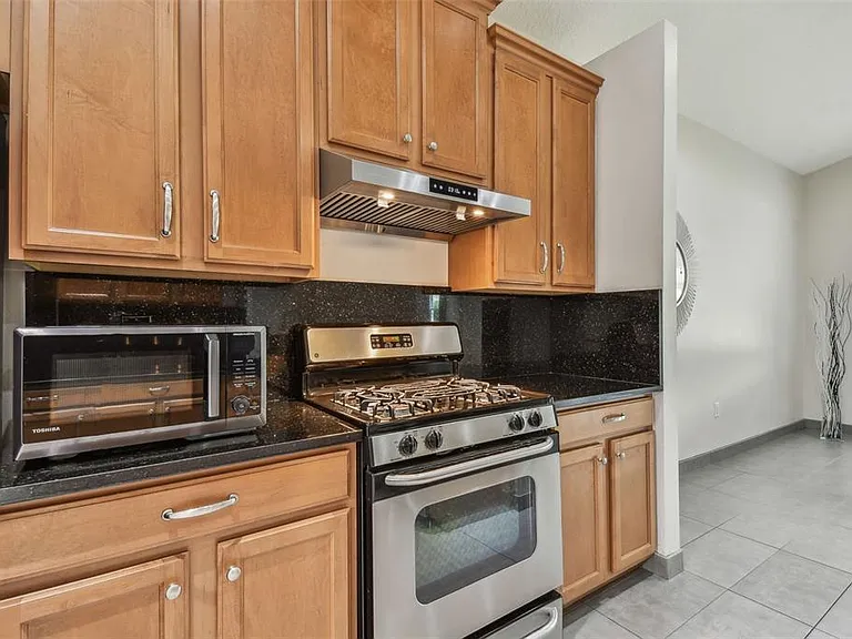 8208 Pinewood Run Ct — Photo 26