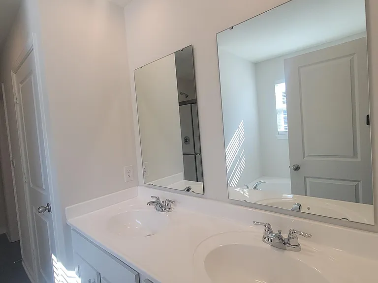 6724 Cardiff Dr — Photo 23