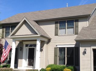 11 Sunset Creek Dr, West Seneca, NY 14224