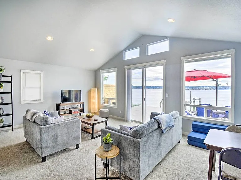 219 Shore Dr — Photo 4