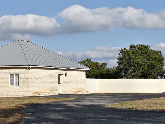 3rd image of 32010 OAK RIDGE PARKWAY