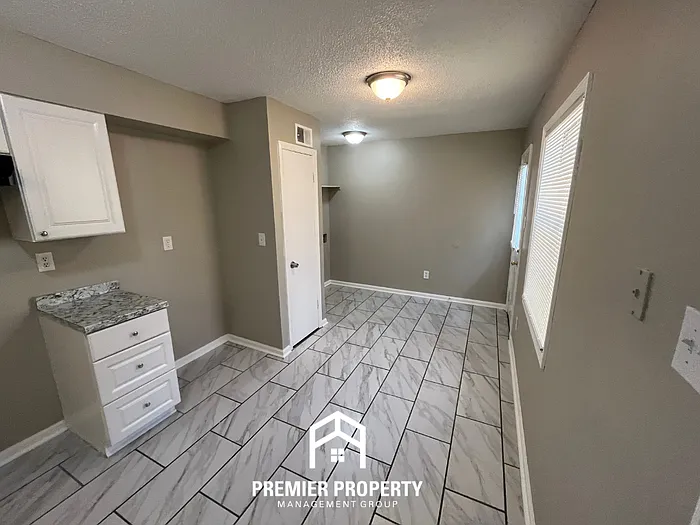 2986 Meadowfair Rd — Photo 10