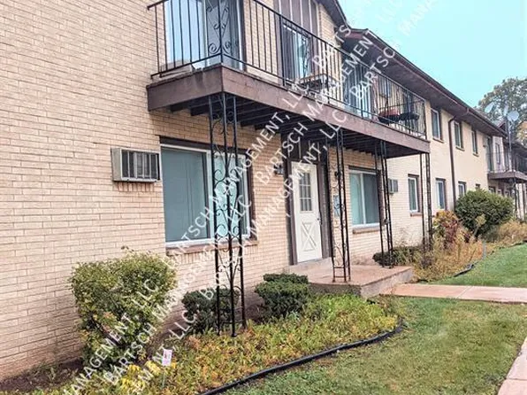 4325 N 104th St APT 14, Milwaukee, WI 53222