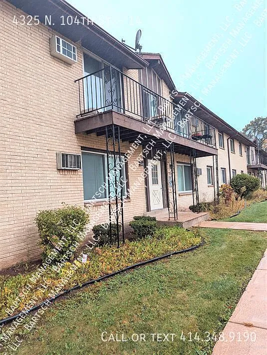 Photo 1 of 9 - 4325 N 104th St #14 - Milwaukee, WI Primary Photo - 4325 N 104th St #14