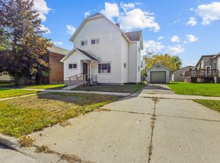 817 Terrace Ave, Marinette, WI 54143