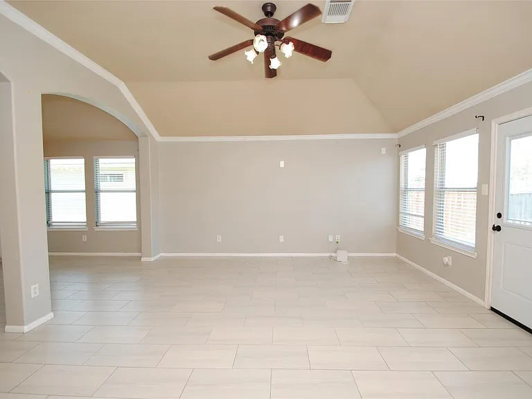 5910 Sugar Field Ln — Photo 15