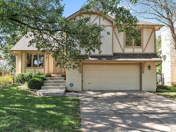 3rd image of 2259 N Stoneybrook St