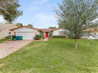 7823 NW 40th St, Pompano Beach, FL 33065