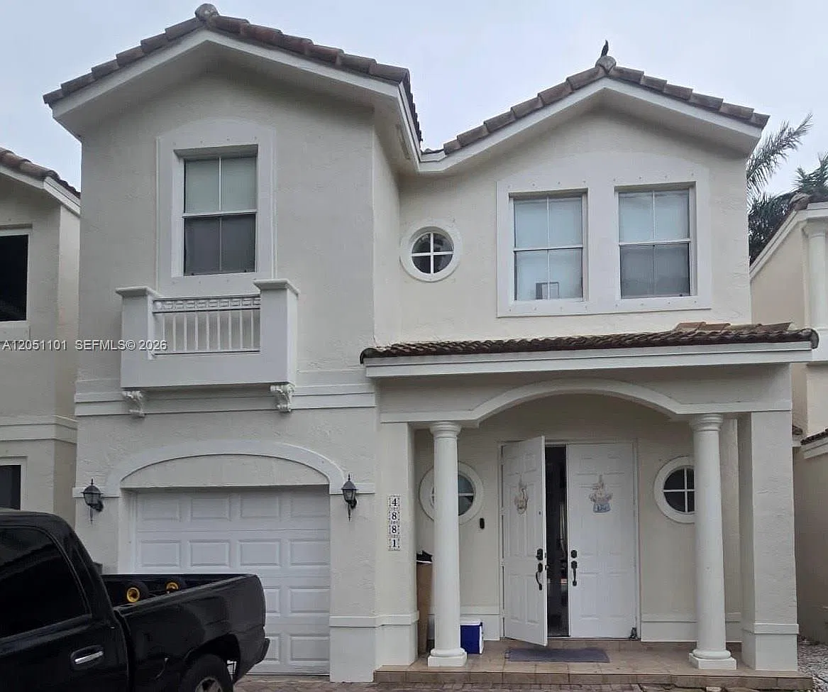 Savannah At Doral — Photo 1