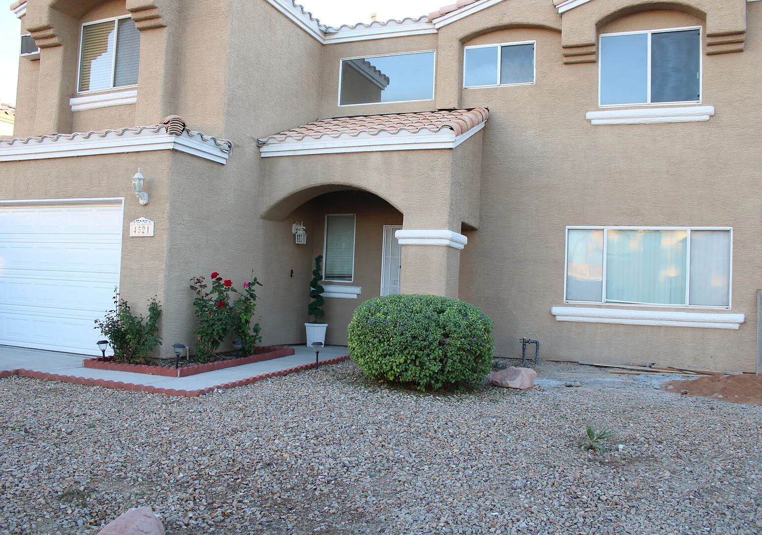 Your Las Vegas Retreat Modern Home with Patio & BBQ — Photo 2