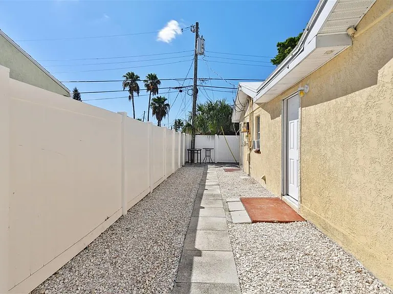 223 148th Ave E — Photo 18