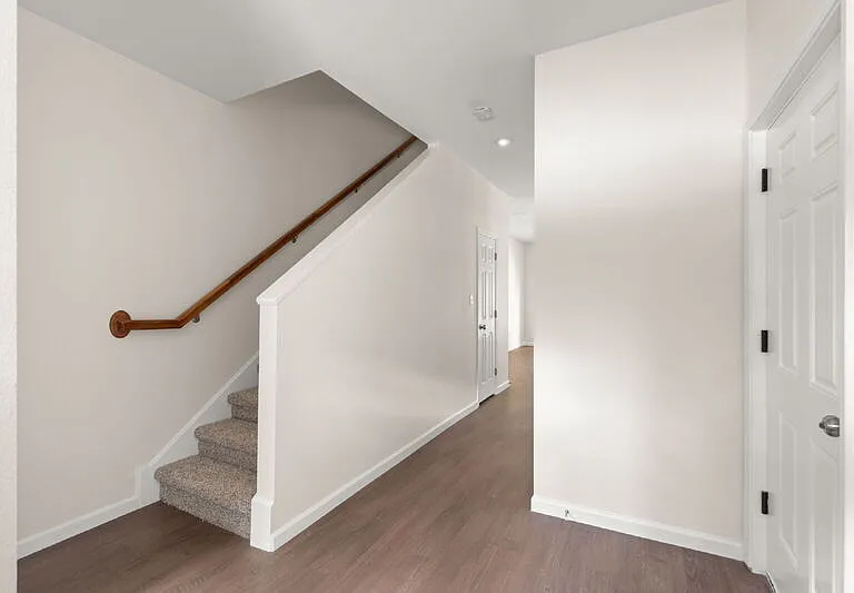 751 Amos St #B — Photo 8