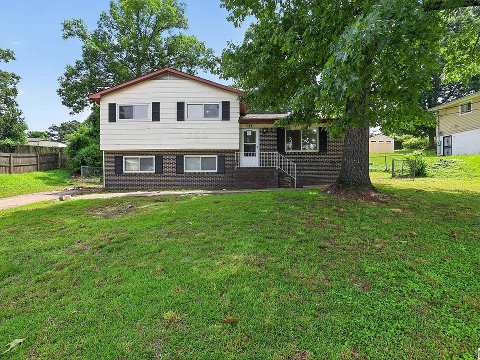 1st image of 733 Country View Dr