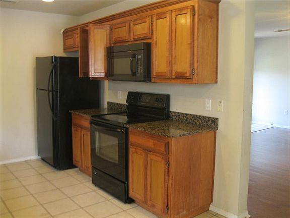 3rd image of 3300 SW Windrift Ave #2