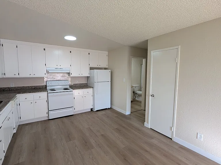 3811 39th Ave #1 — Photo 3