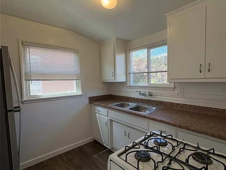 9420 Las Tunas Dr #C — Photo 8