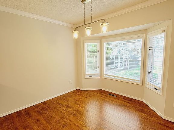 5th image of 2211 E Cragmont St