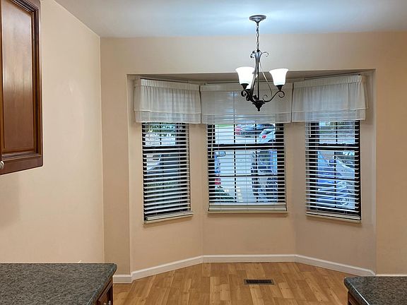 4th image of 3018 Debra Ct