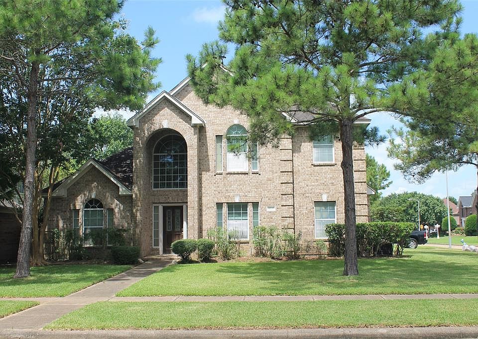 1st image of 4107 Lakepointe Forest Dr