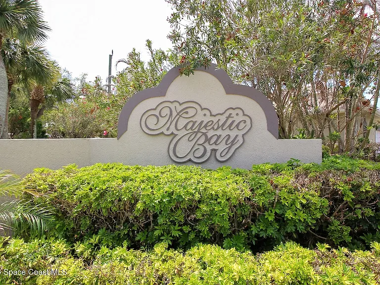 101 Majestic Bay Ave — Photo 8