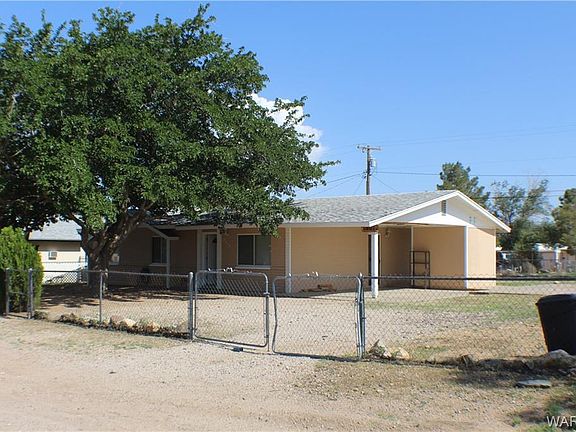 4th image of 2490 E Hearne Ave
