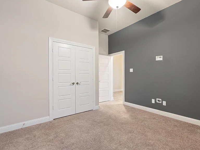 18716 Laurel Hills Dr — Photo 27