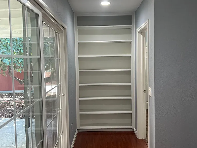 3887 Ocean View Blvd — Photo 23