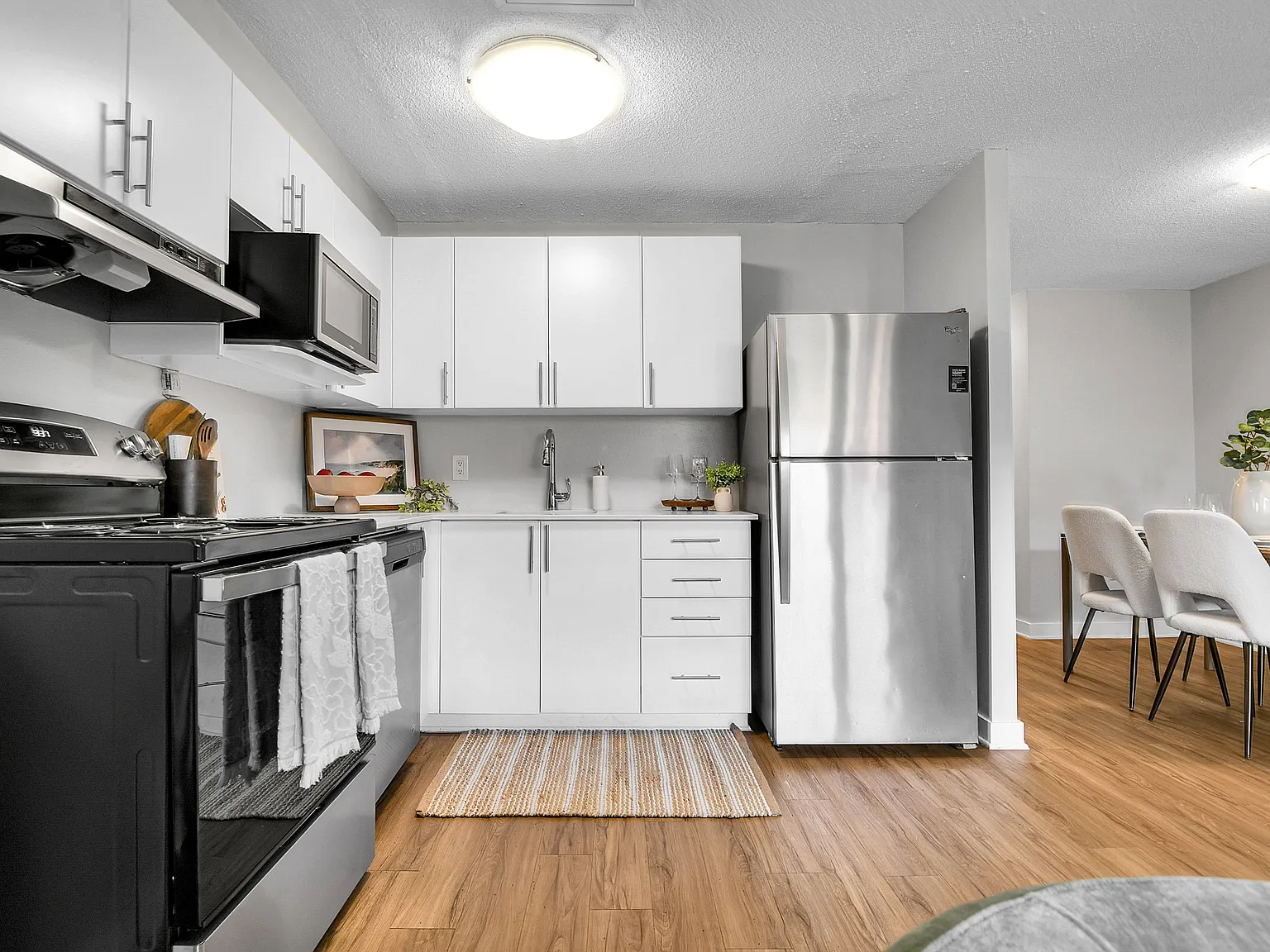 Navaho Apartments — Photo 2