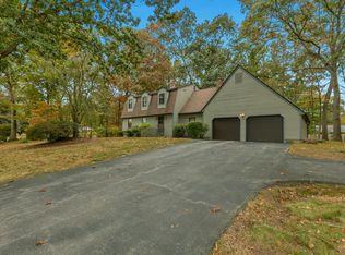 11 Tanglewood Dr, Norwich, CT 06360