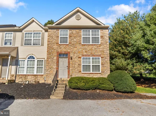 111 Royal Dr, Manchester, PA 17345