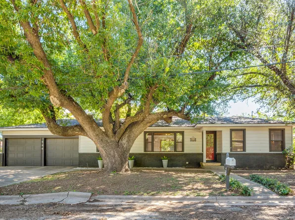 518 6th Pl, Jacksboro, TX 76458