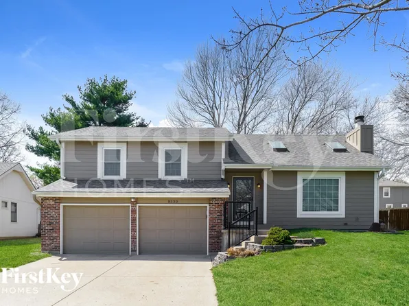8530 Alden Ln, Lenexa, KS 66215