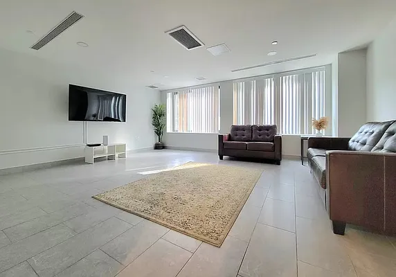 Rented by AZ REALTY NYC LLC | media 30