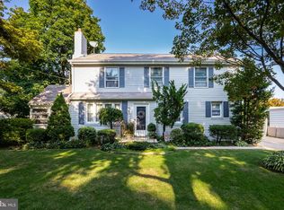 37 Edgewood Rd, Bordentown, NJ 08505