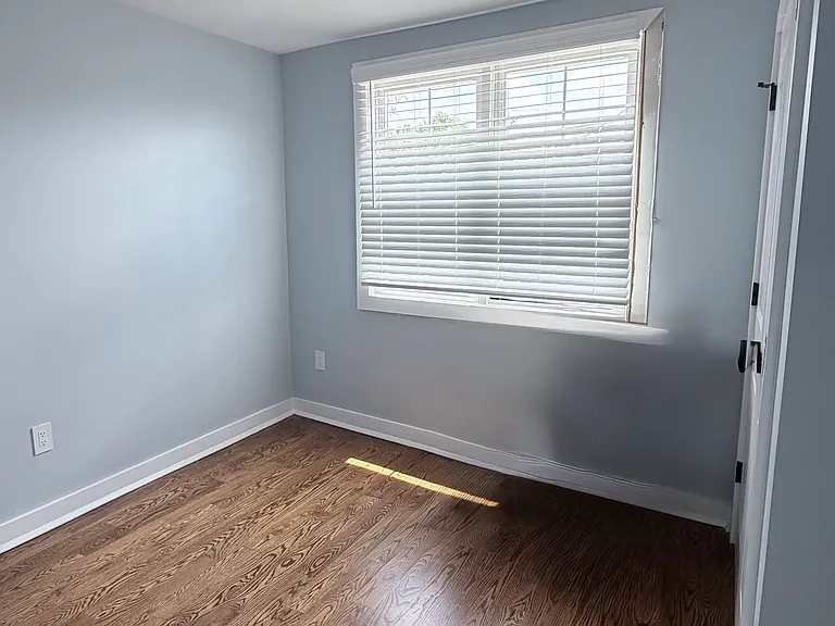 8 Essex St #2 — Photo 6