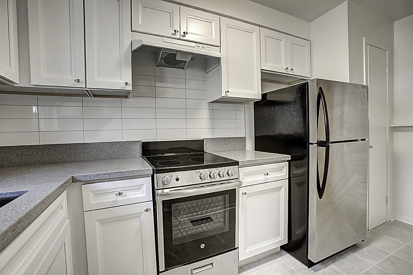 200 Lakeshore Rd. W. — Photo 1