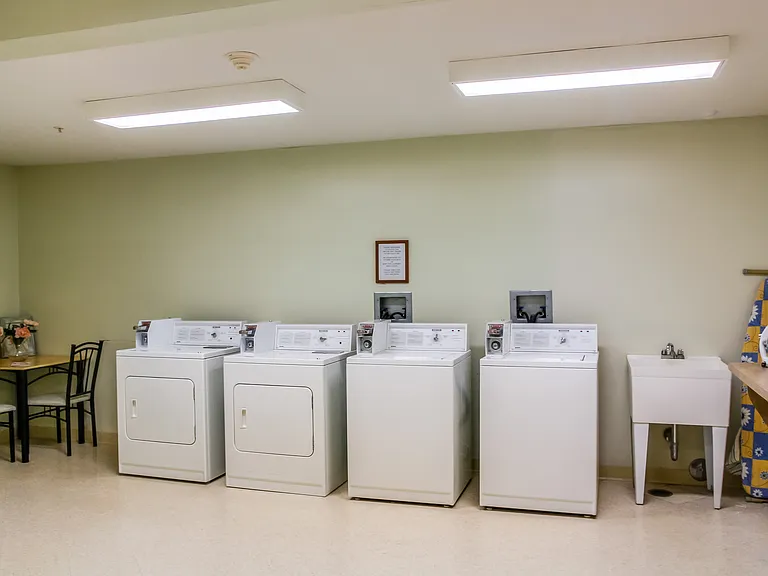 Hopkins Court Apartments — Photo 13