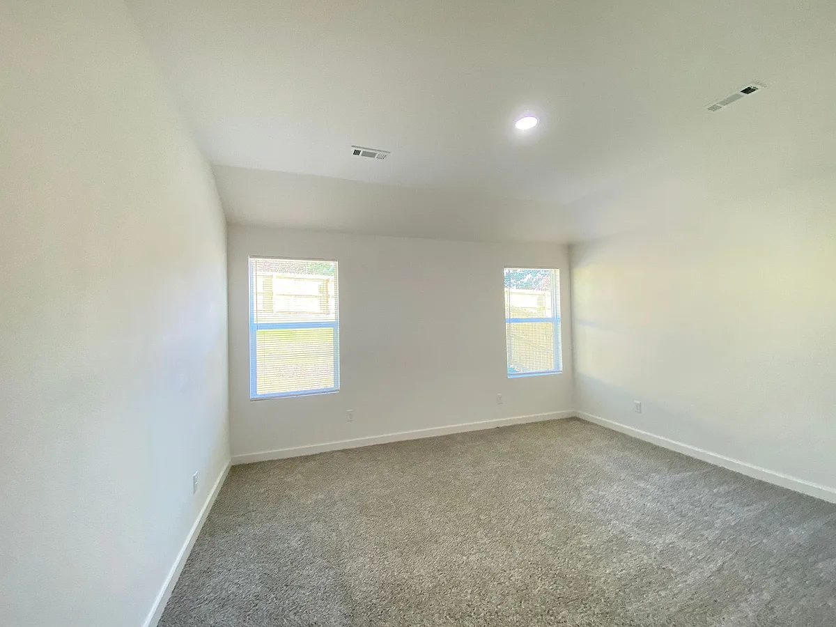 Building Photo - 8404 Oxford Valley Dr