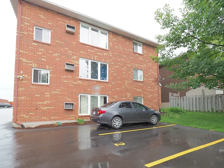 1678 Russell Rd — Photo 10