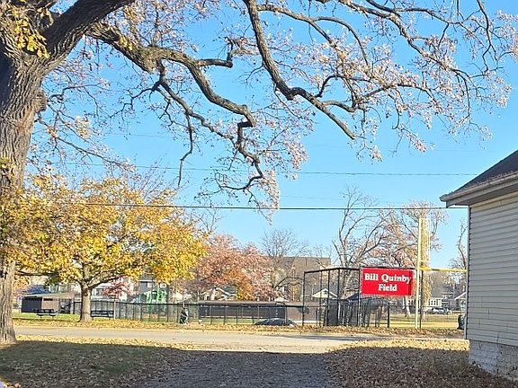 5th image of 923 Oakland Rd NE