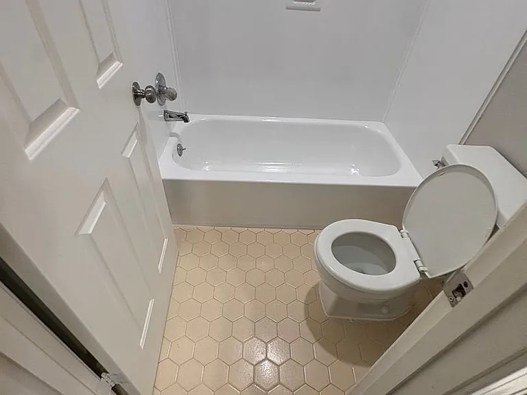 4244 Chesapeake Way — Photo 8