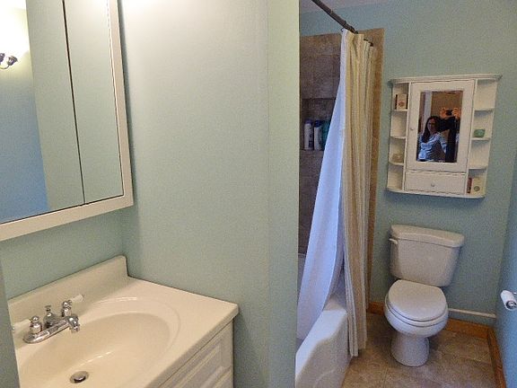4th image of 1142 Charlton St