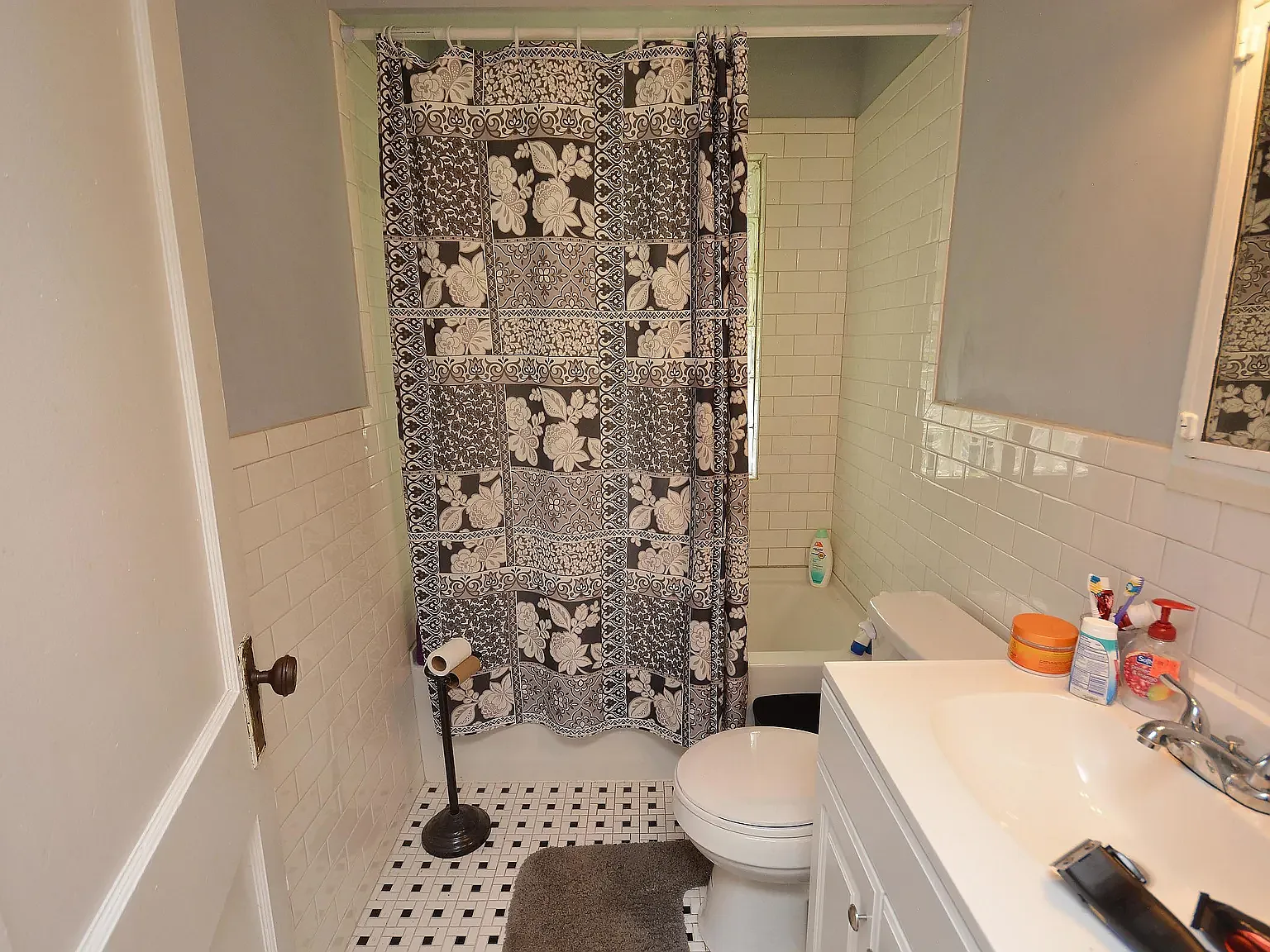 3 bed, 1200 sqft, $1,400 — Photo 4