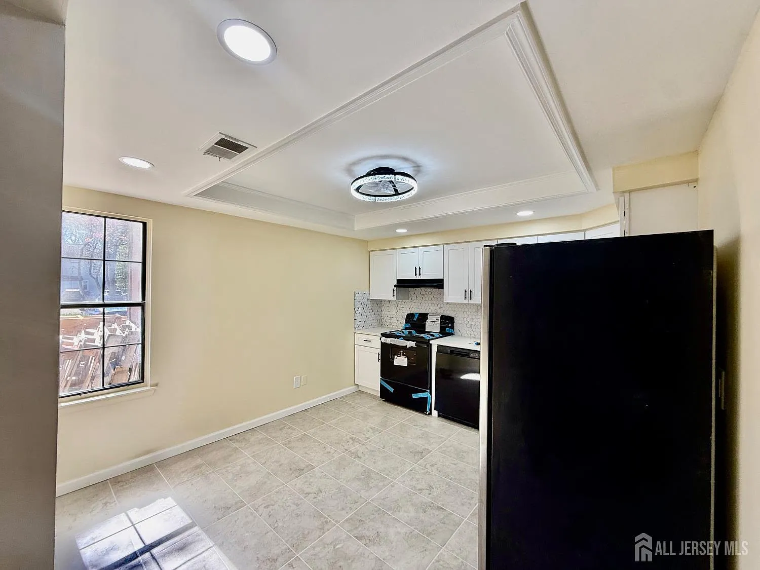 3 bed, 2.5 bath, 1646 sqft, $2,490 — Photo 4