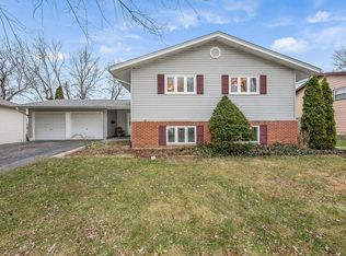 6413 Winston Dr, Woodridge, IL 60517
