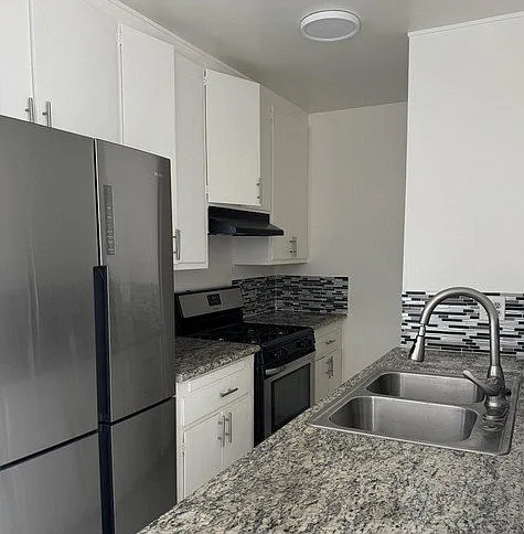 4 bed, 1200 sqft, $950 — Photo 3