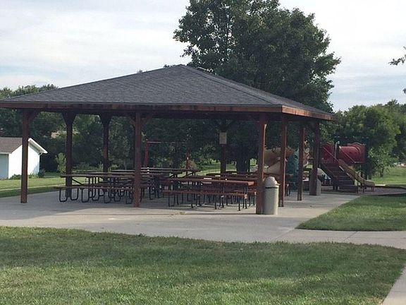 Picnic shelter