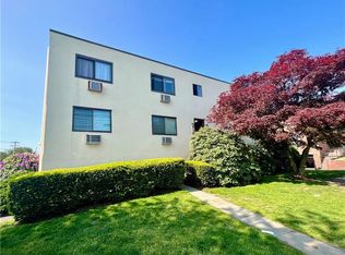 737 Cove Rd #1, Stamford, CT 06902